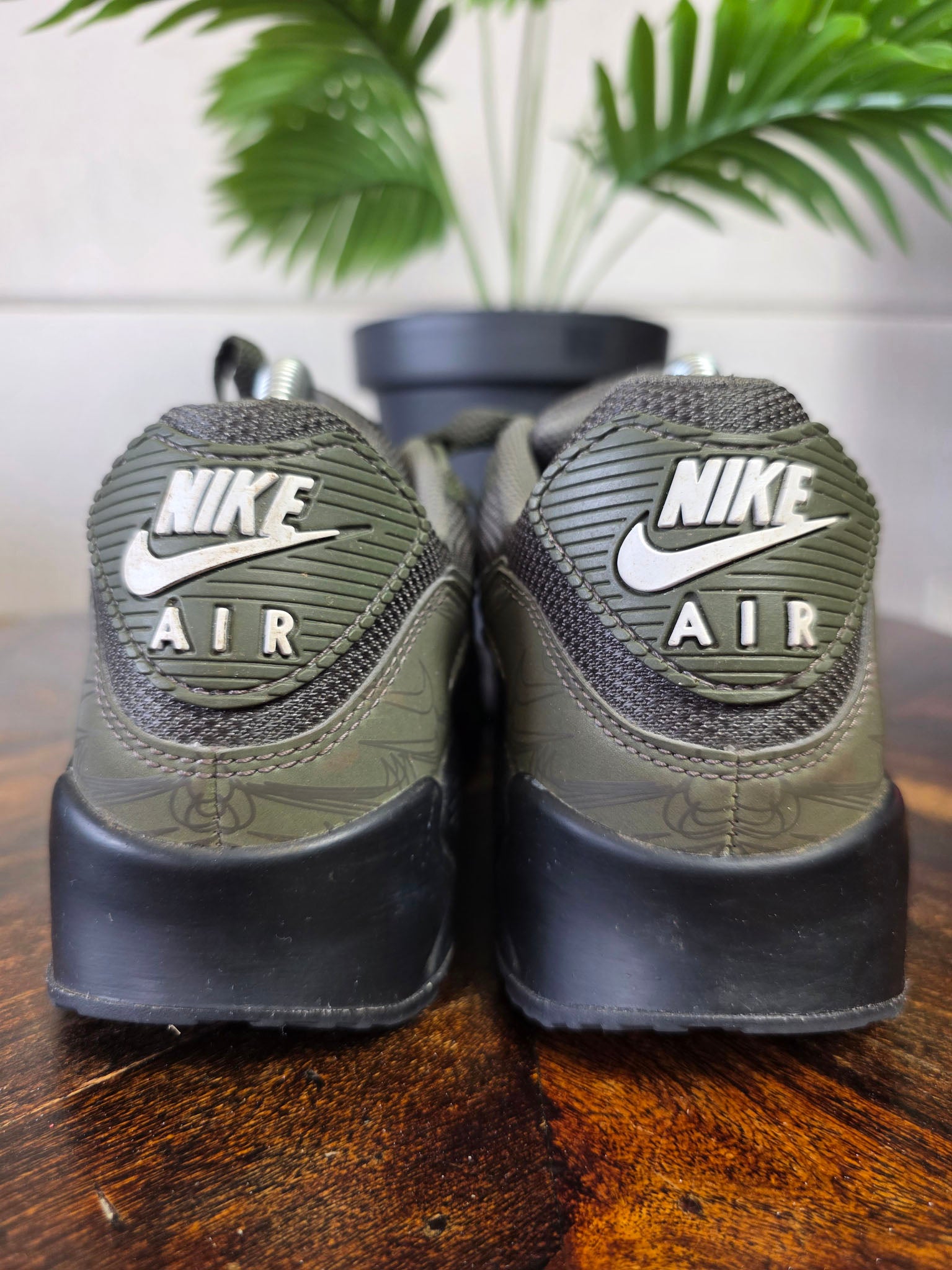 Nike Air Max 90 Reflective Olive maat 40,5