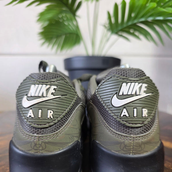Nike Air Max 90 Reflective Olive maat 40,5