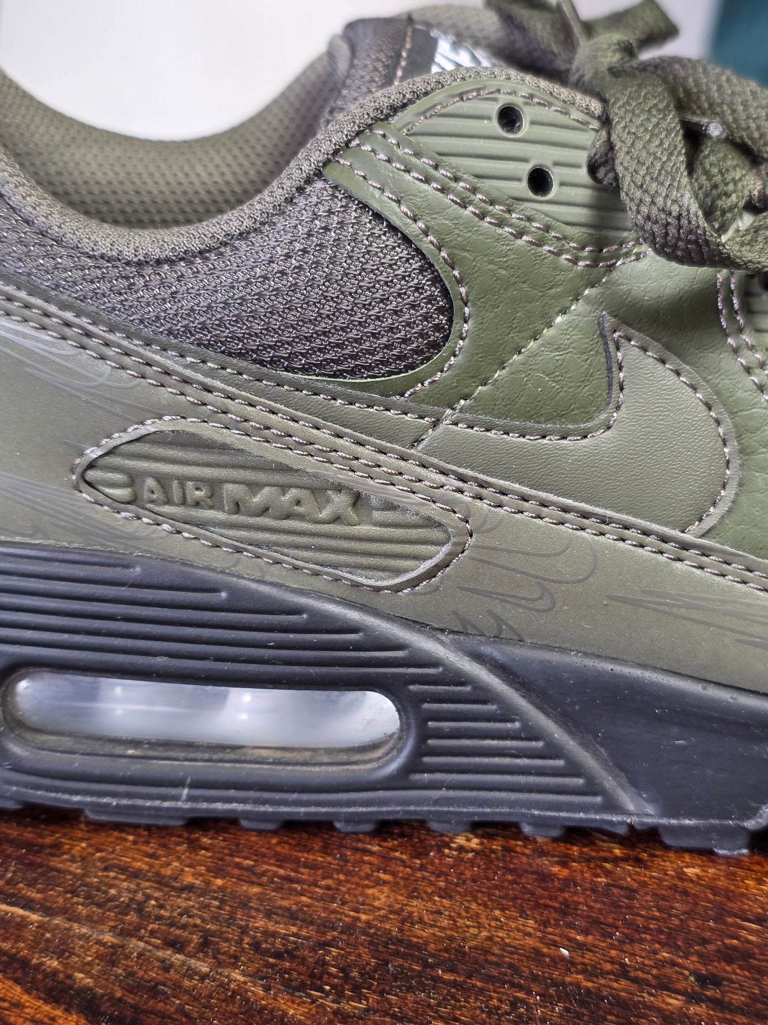 Nike Air Max 90 Reflective Olive maat 40,5