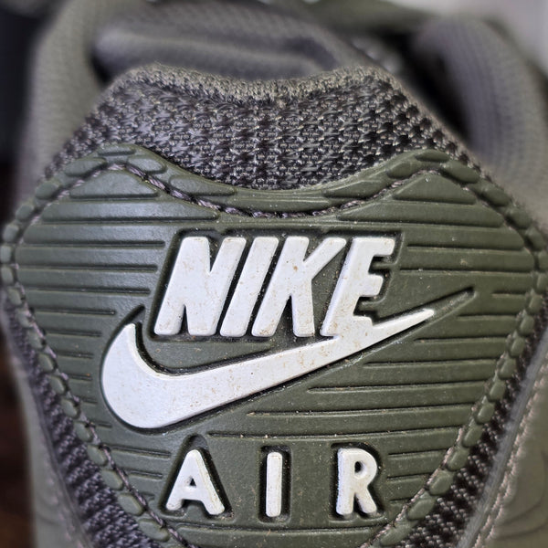 Nike Air Max 90 Reflective Olive maat 40,5