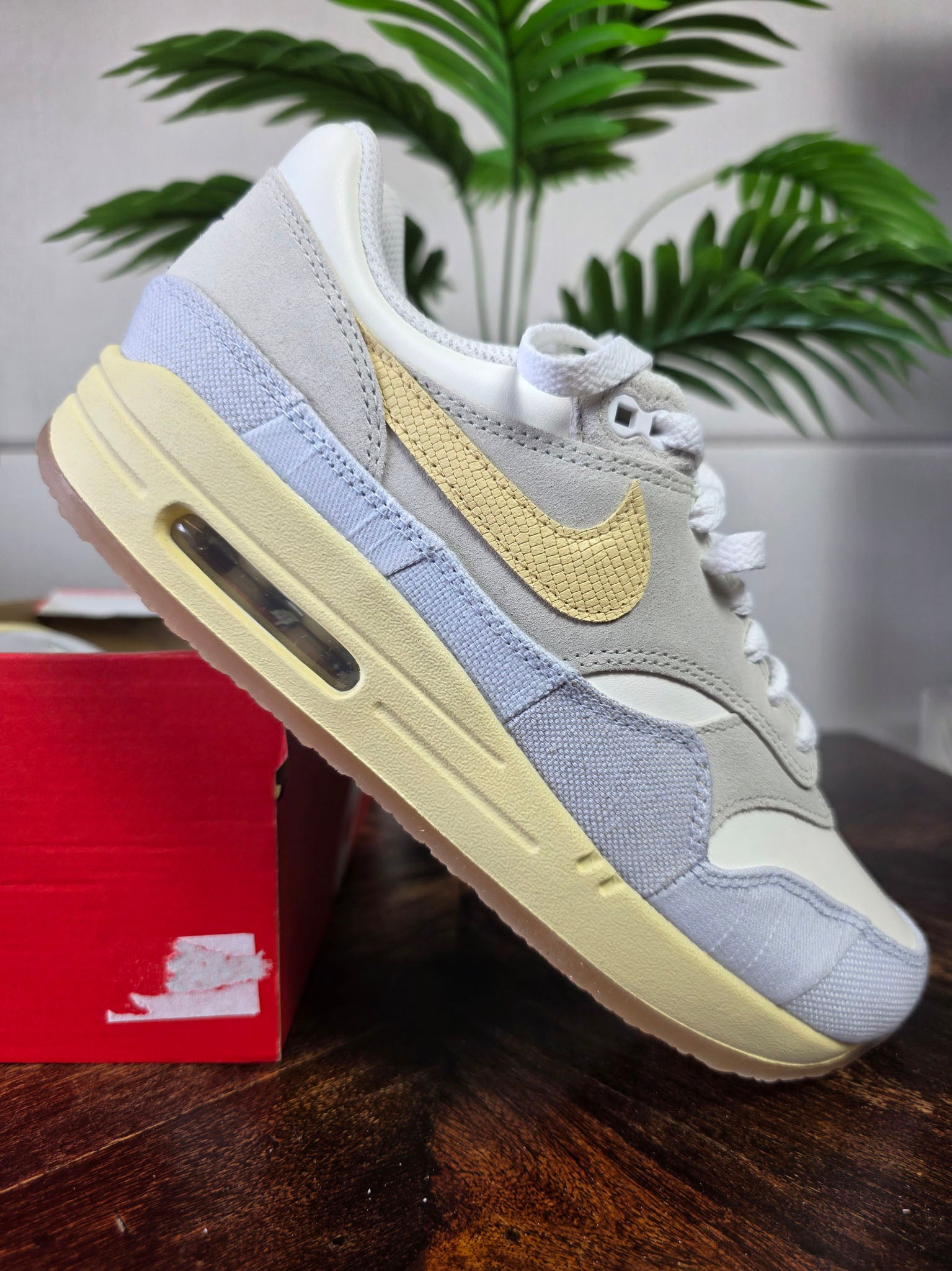 Nike Air Max 1 Crepe Wmns "Light Bone" maat 41