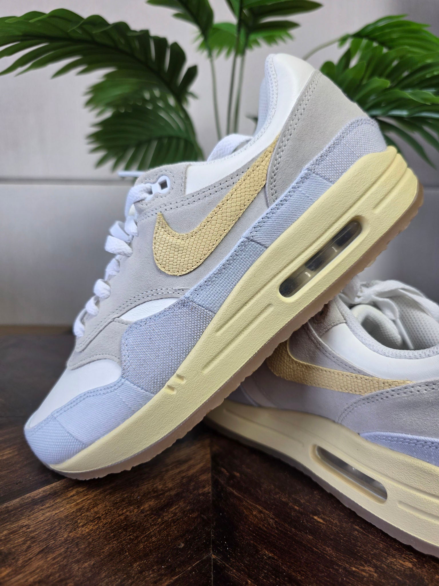 Nike Air Max 1 Crepe Wmns "Light Bone" maat 41