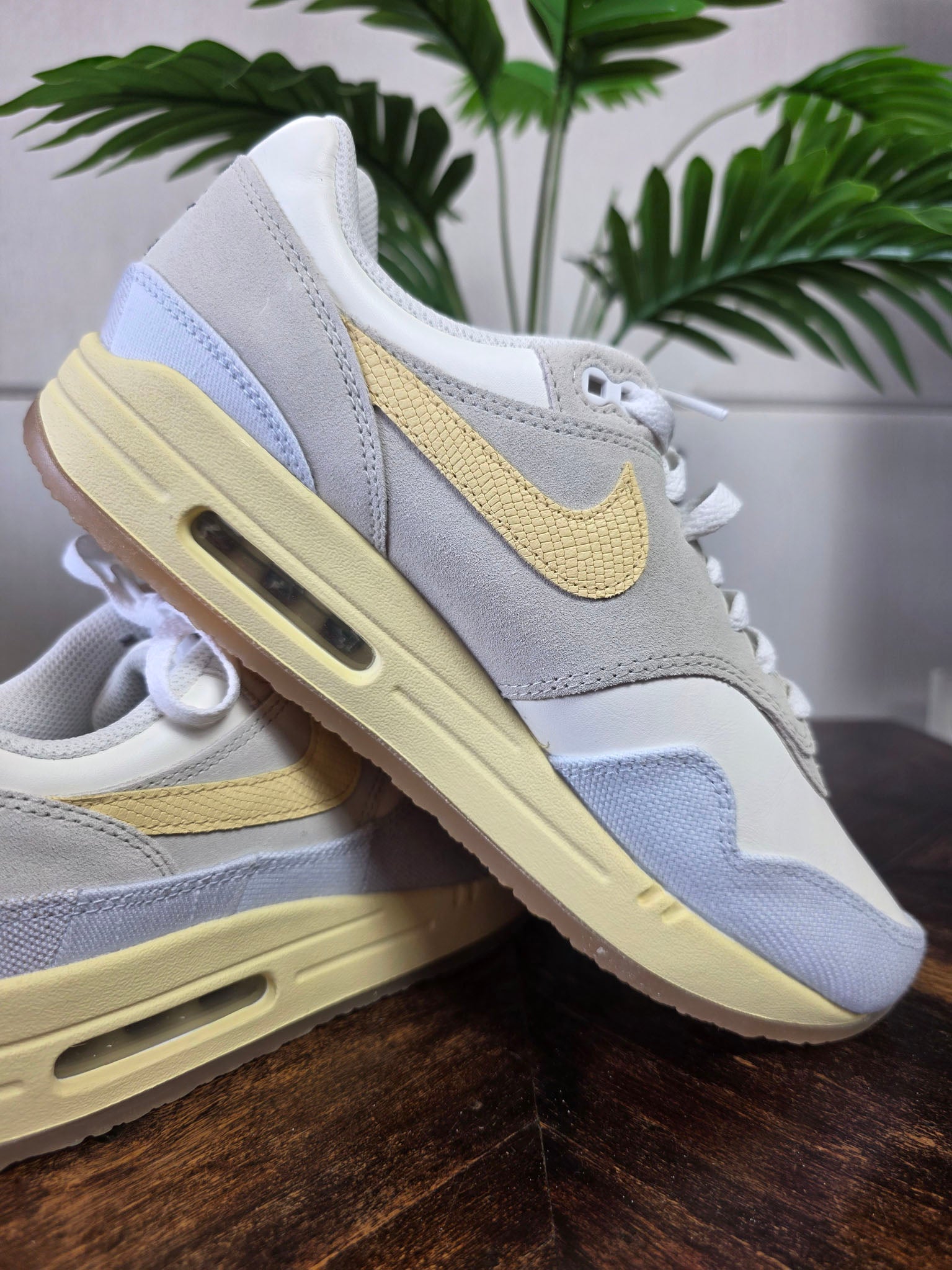 Nike Air Max 1 Crepe Wmns "Light Bone" maat 41