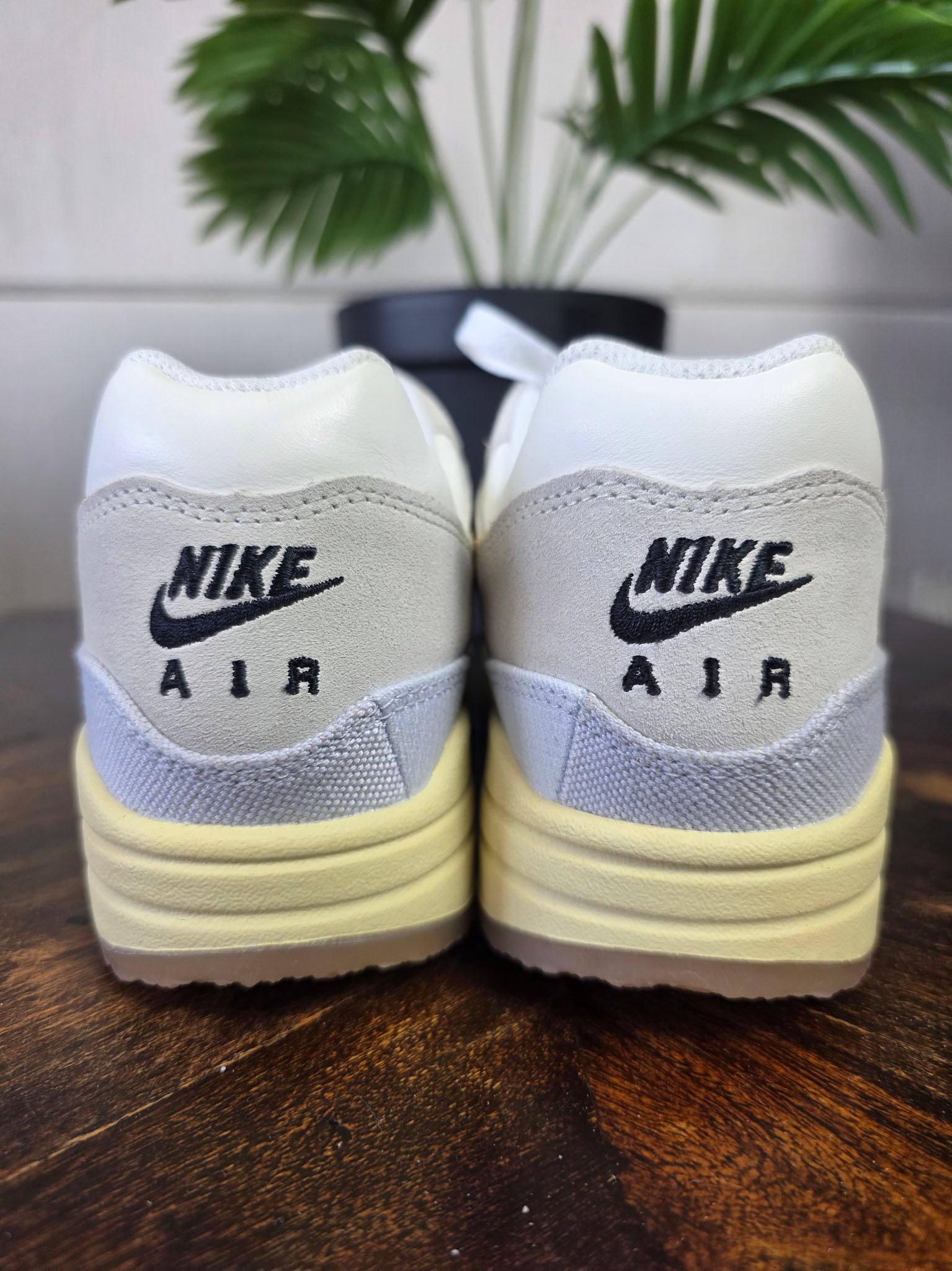 Nike Air Max 1 Crepe Wmns "Light Bone" maat 41
