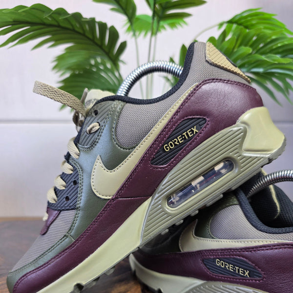 Nike Air Max 90 Gore-Tex Medium Olive maat 40