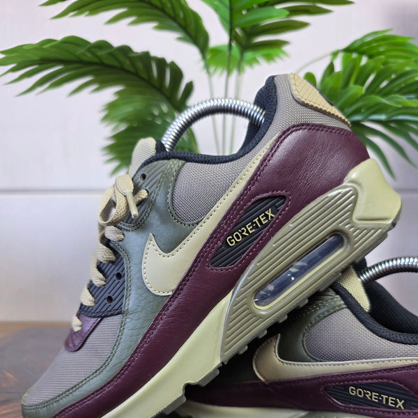 Nike Air Max 90 Gore-Tex Medium Olive maat 40