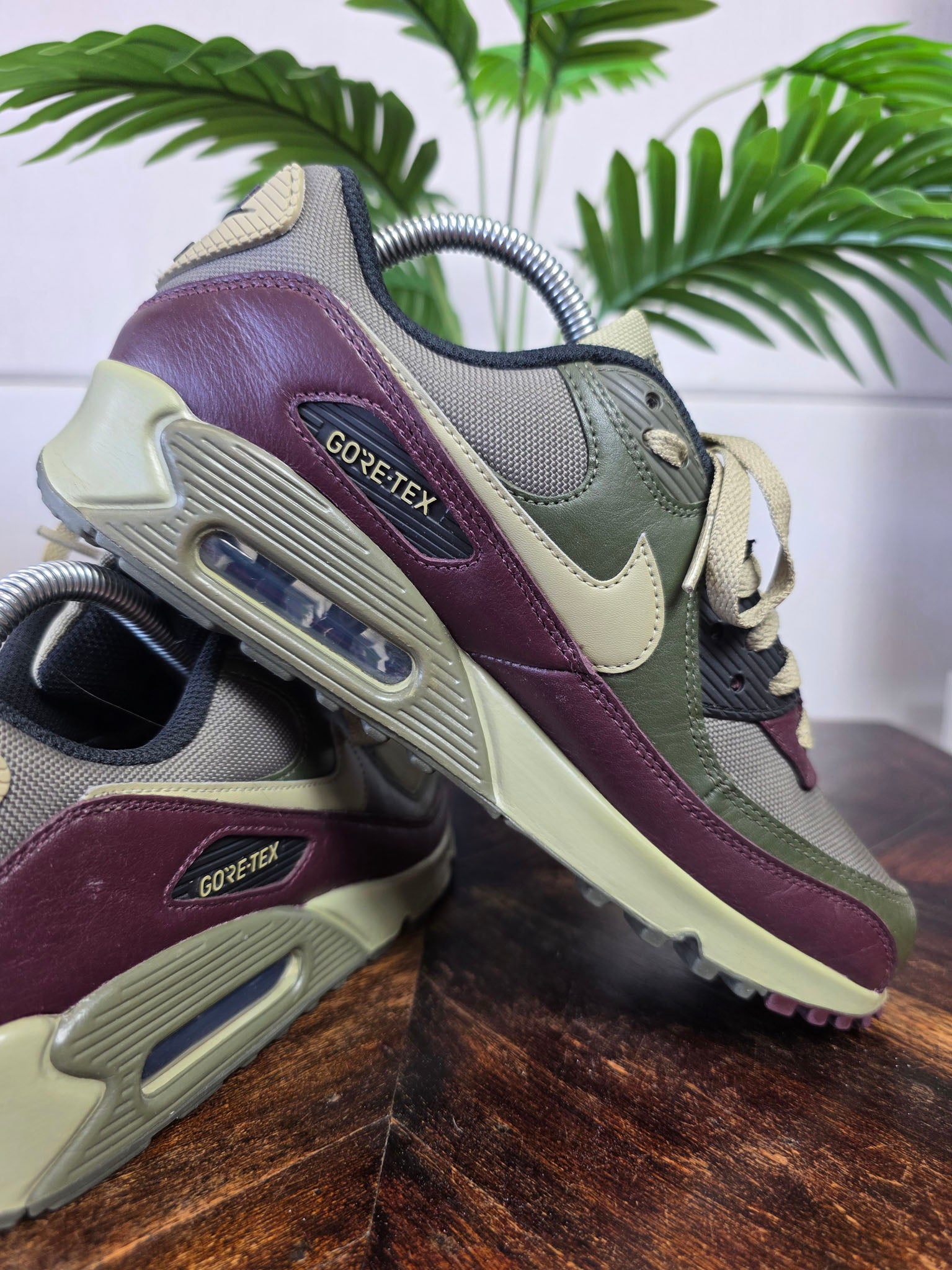 Nike Air Max 90 Gore-Tex Medium Olive maat 40