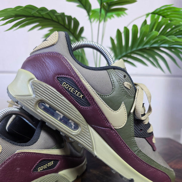 Nike Air Max 90 Gore-Tex Medium Olive maat 40