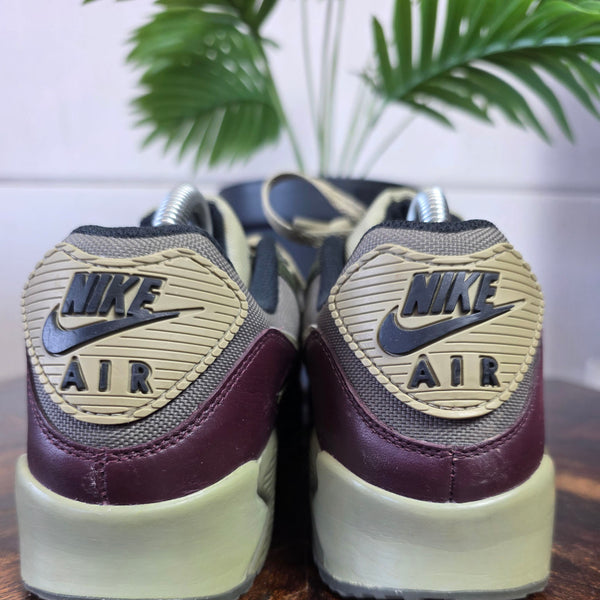 Nike Air Max 90 Gore-Tex Medium Olive maat 40