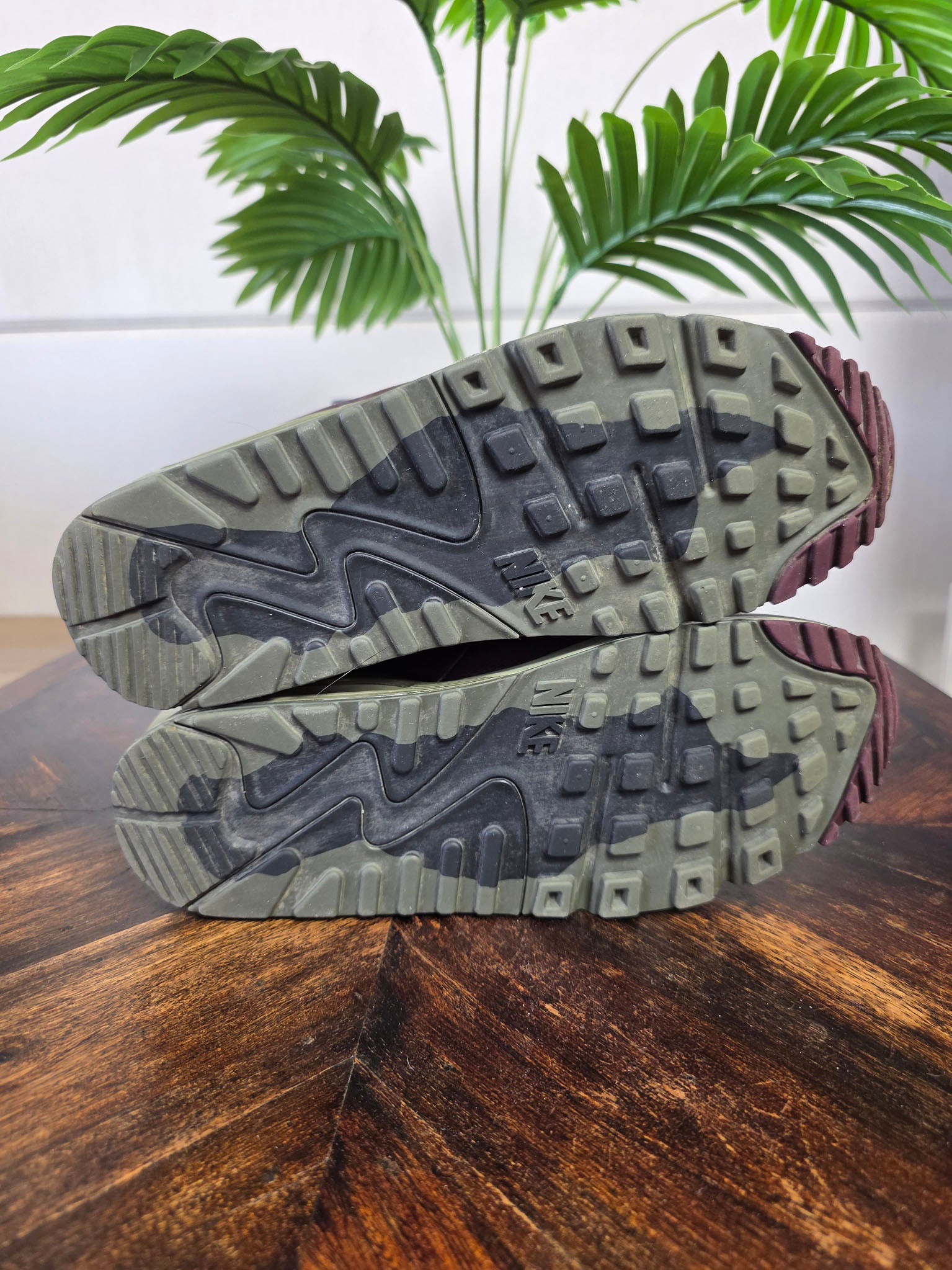 Nike Air Max 90 Gore-Tex Medium Olive maat 40