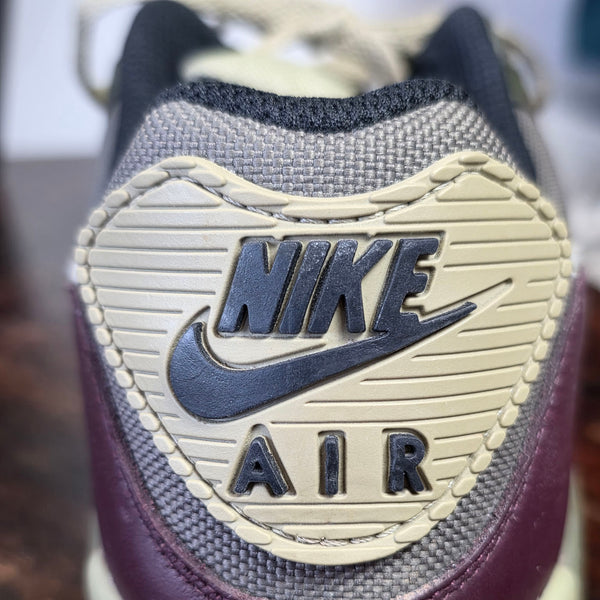 Nike Air Max 90 Gore-Tex Medium Olive maat 40