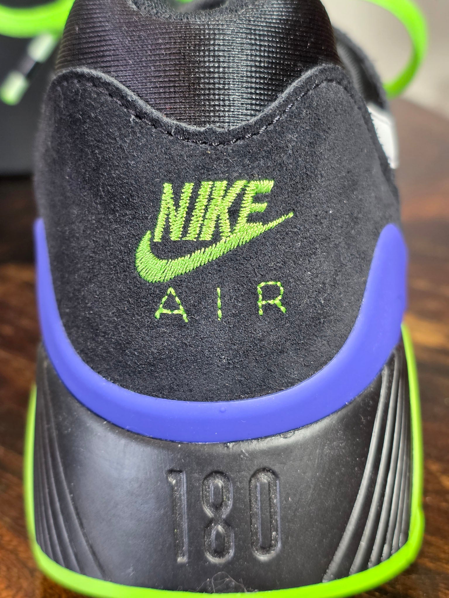 Nike Air Max 180 QS Joker maat 44