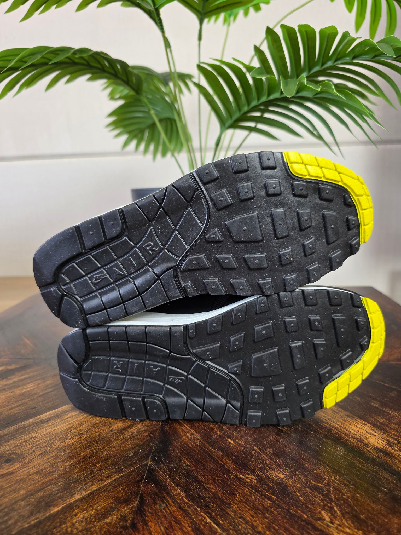 Nike Air Max 1 Batman maat 38,5