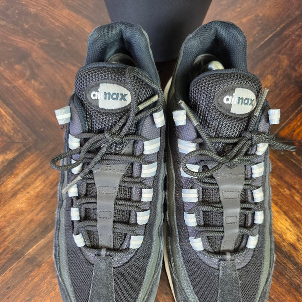 Nike Air Max 95 'Black Anthracite Safari' maat 44