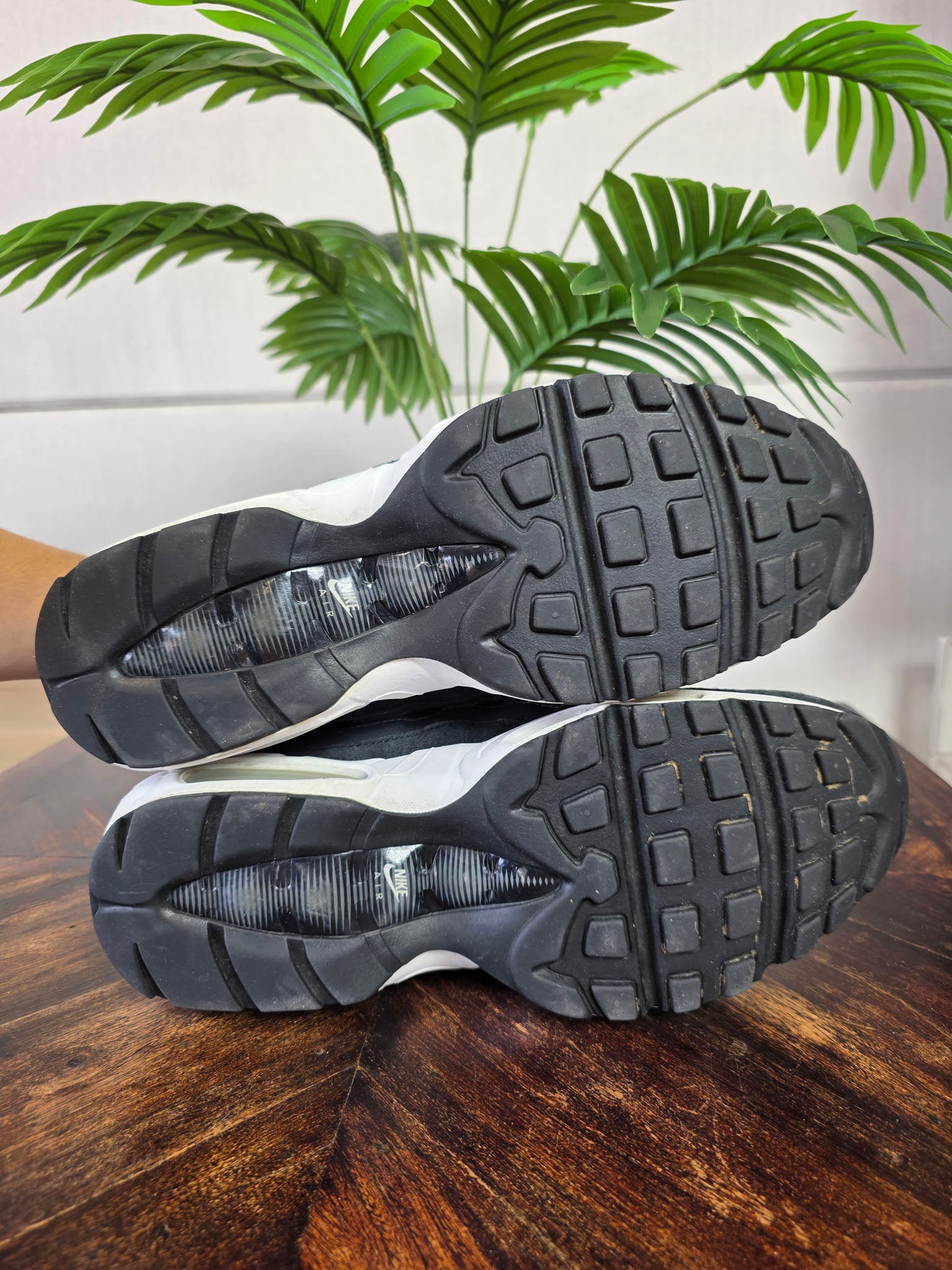 Nike Air Max 95 'Black Anthracite Safari' maat 44
