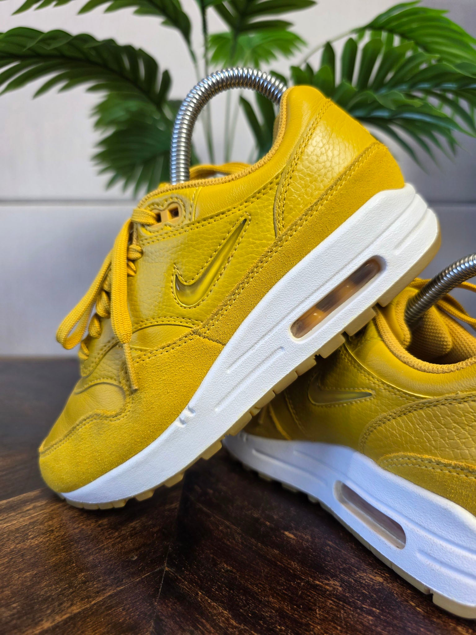 Nike Air Max 1 Jewel Mineral Yellow maat 36