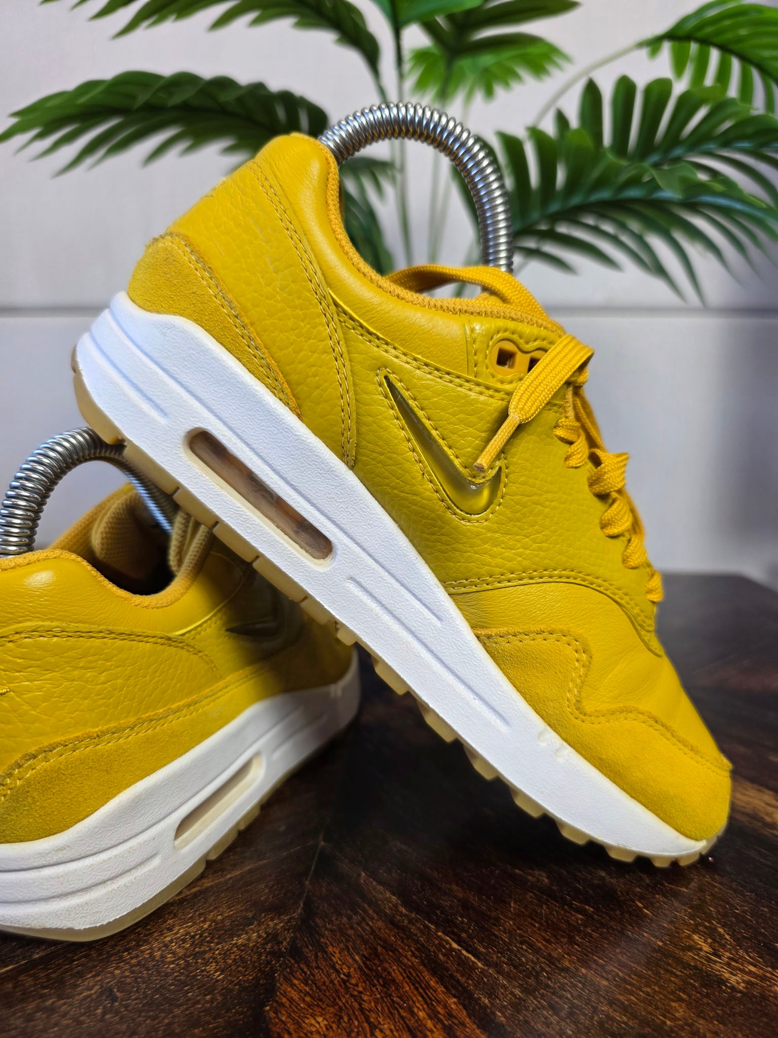Nike Air Max 1 Jewel Mineral Yellow maat 36