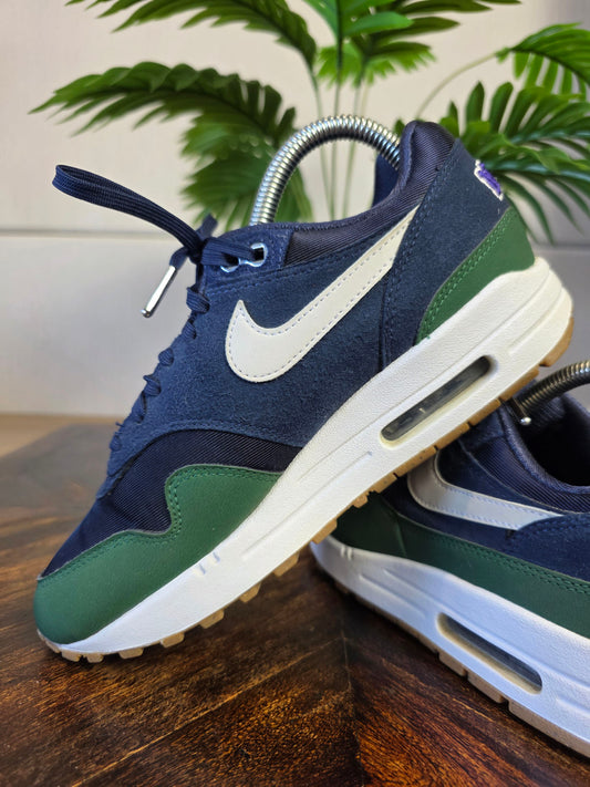 Nike Air Max 1 '87 QS Obsidian Gorge Green maat 38