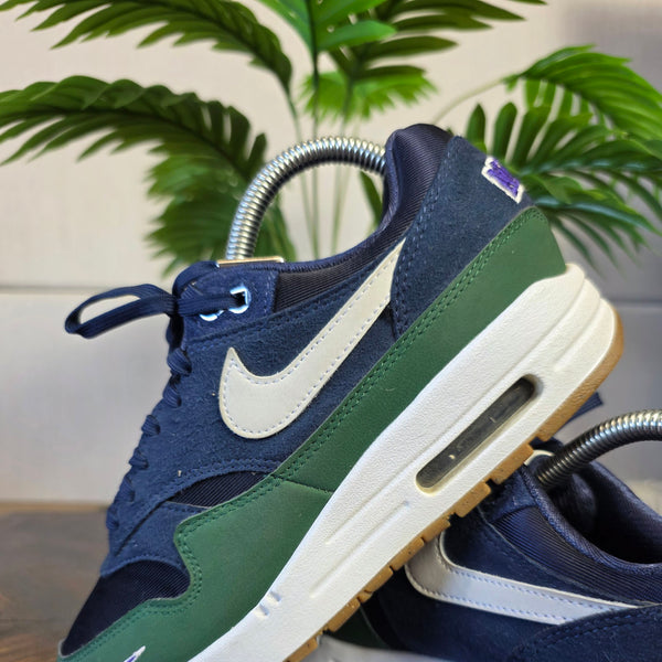 Nike Air Max 1 '87 QS Obsidian Gorge Green maat 38