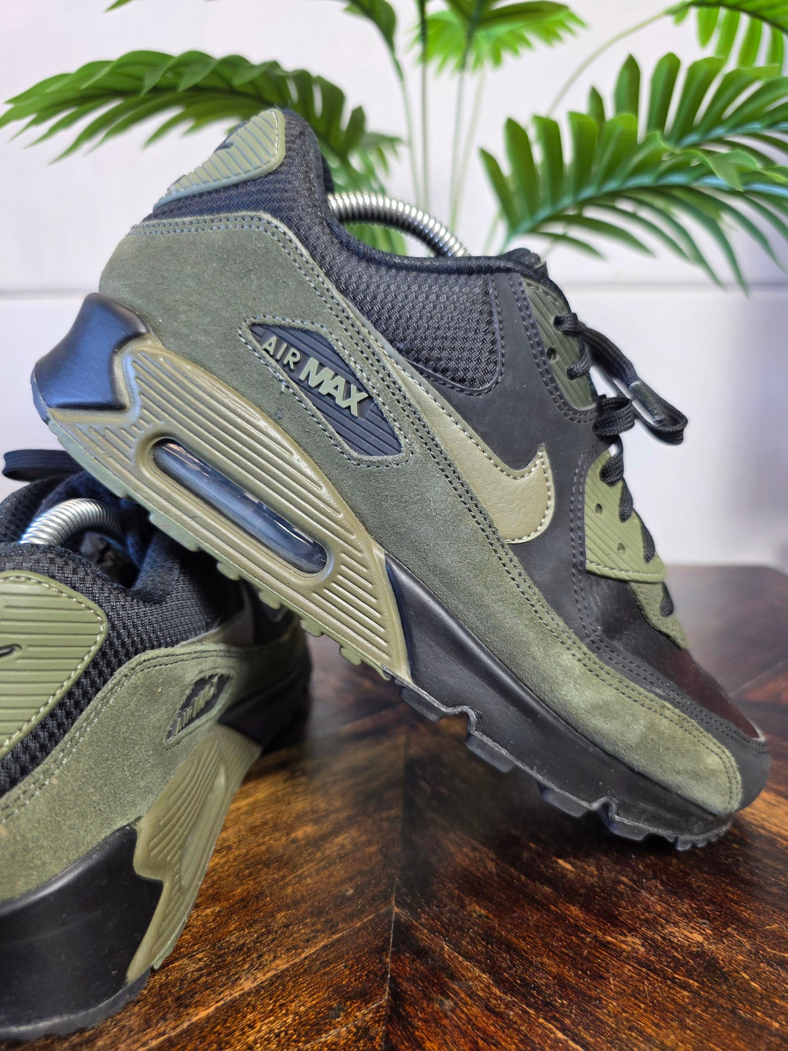 Nike Air Max 90 Leather Black Medium Olive maat 41