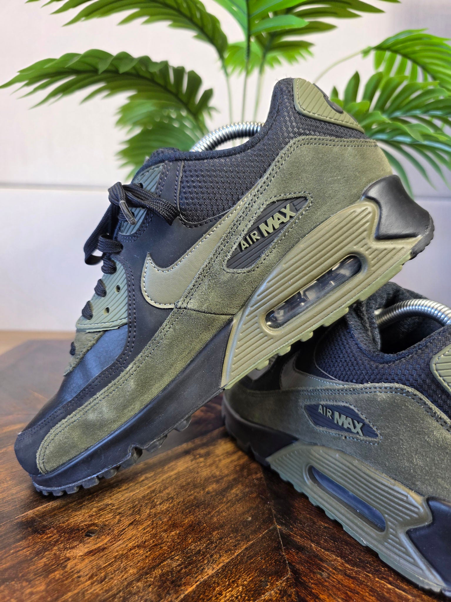 Nike Air Max 90 Leather Black Medium Olive maat 41