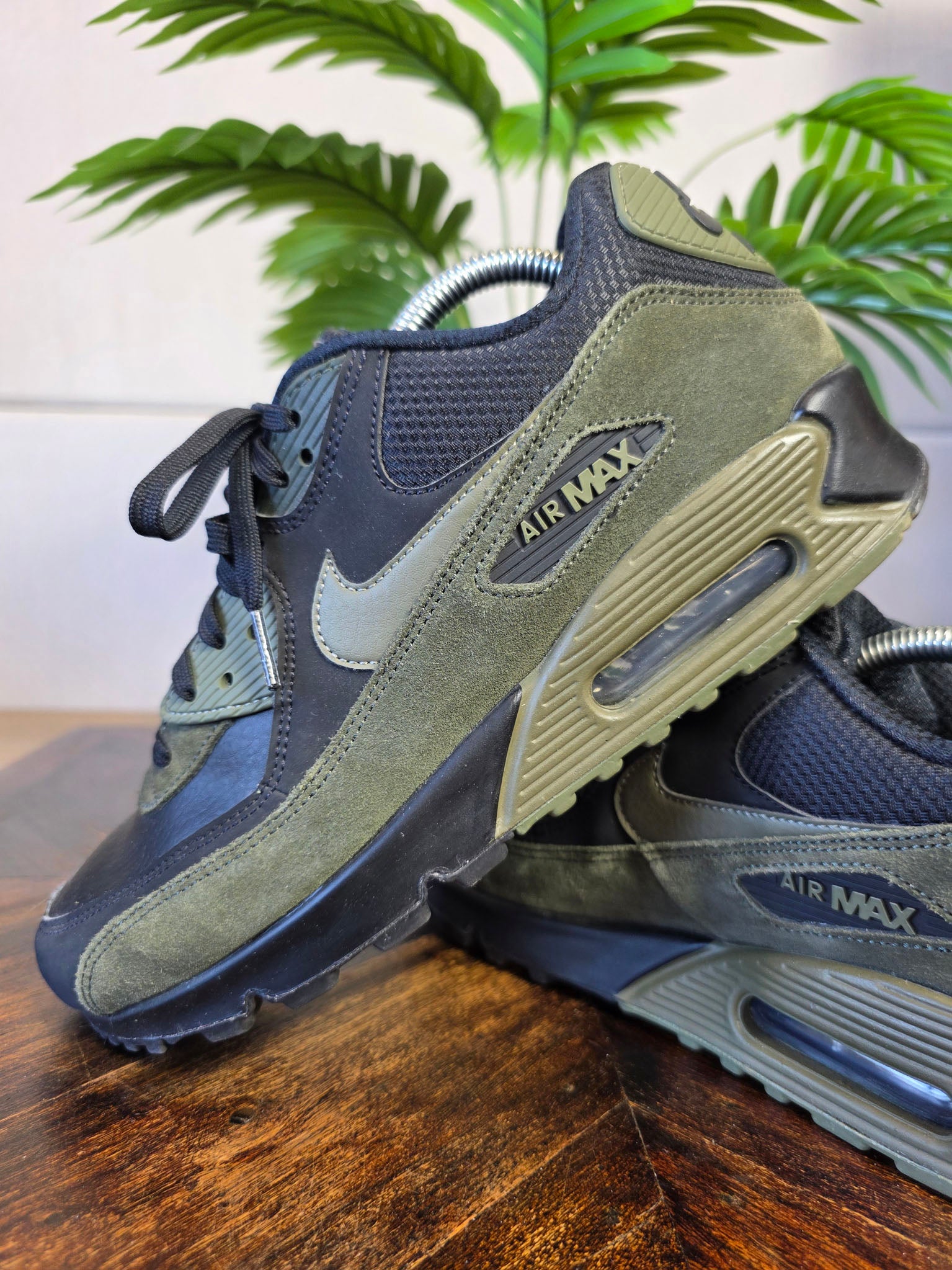 Nike Air Max 90 Leather Black Medium Olive maat 41