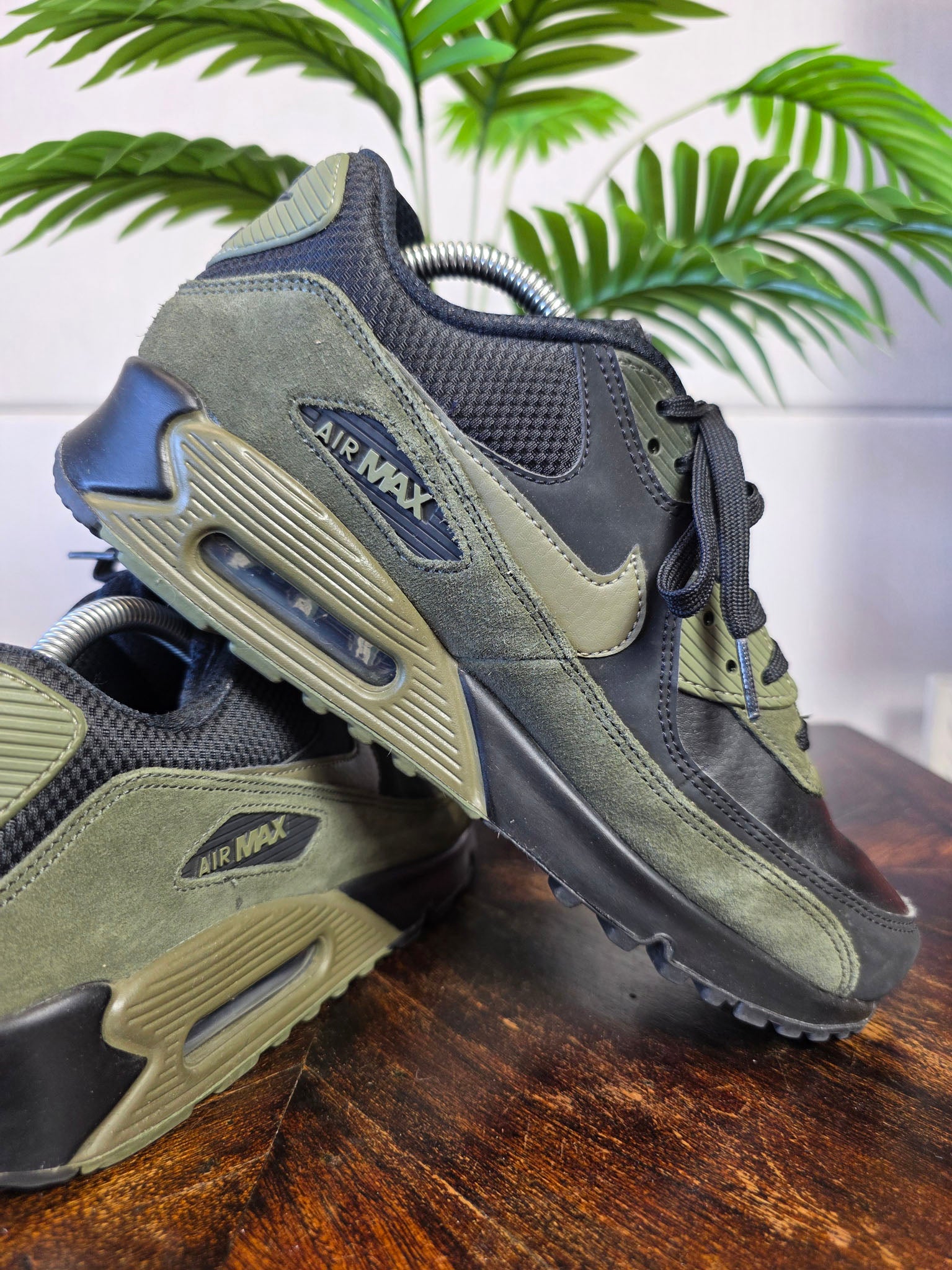 Nike Air Max 90 Leather Black Medium Olive maat 41