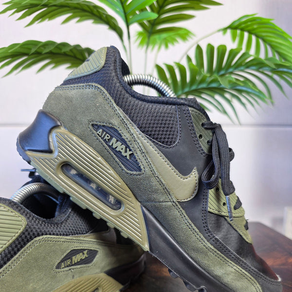 Nike Air Max 90 Leather Black Medium Olive maat 41