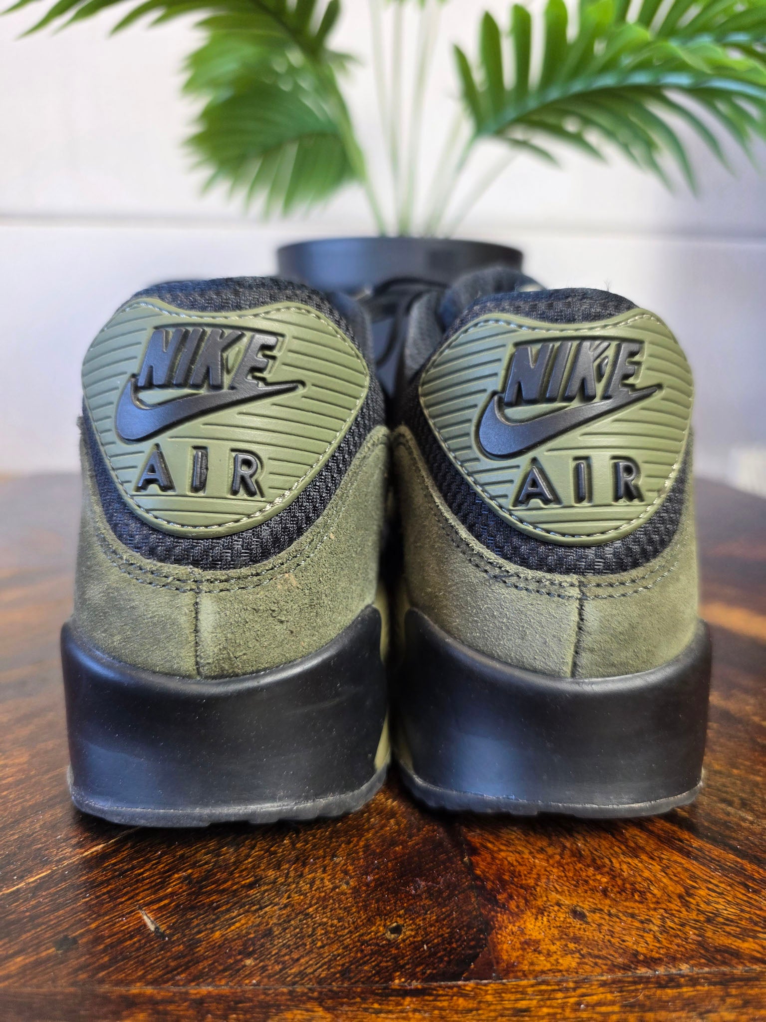 Nike Air Max 90 Leather Black Medium Olive maat 41