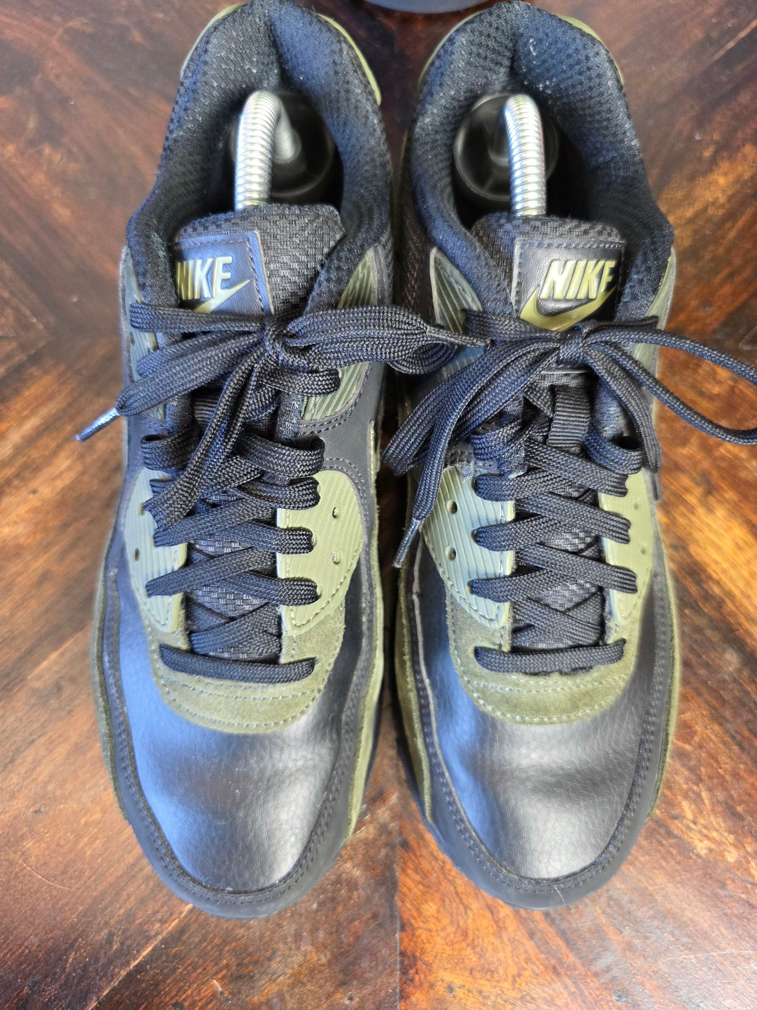 Nike Air Max 90 Leather Black Medium Olive maat 41