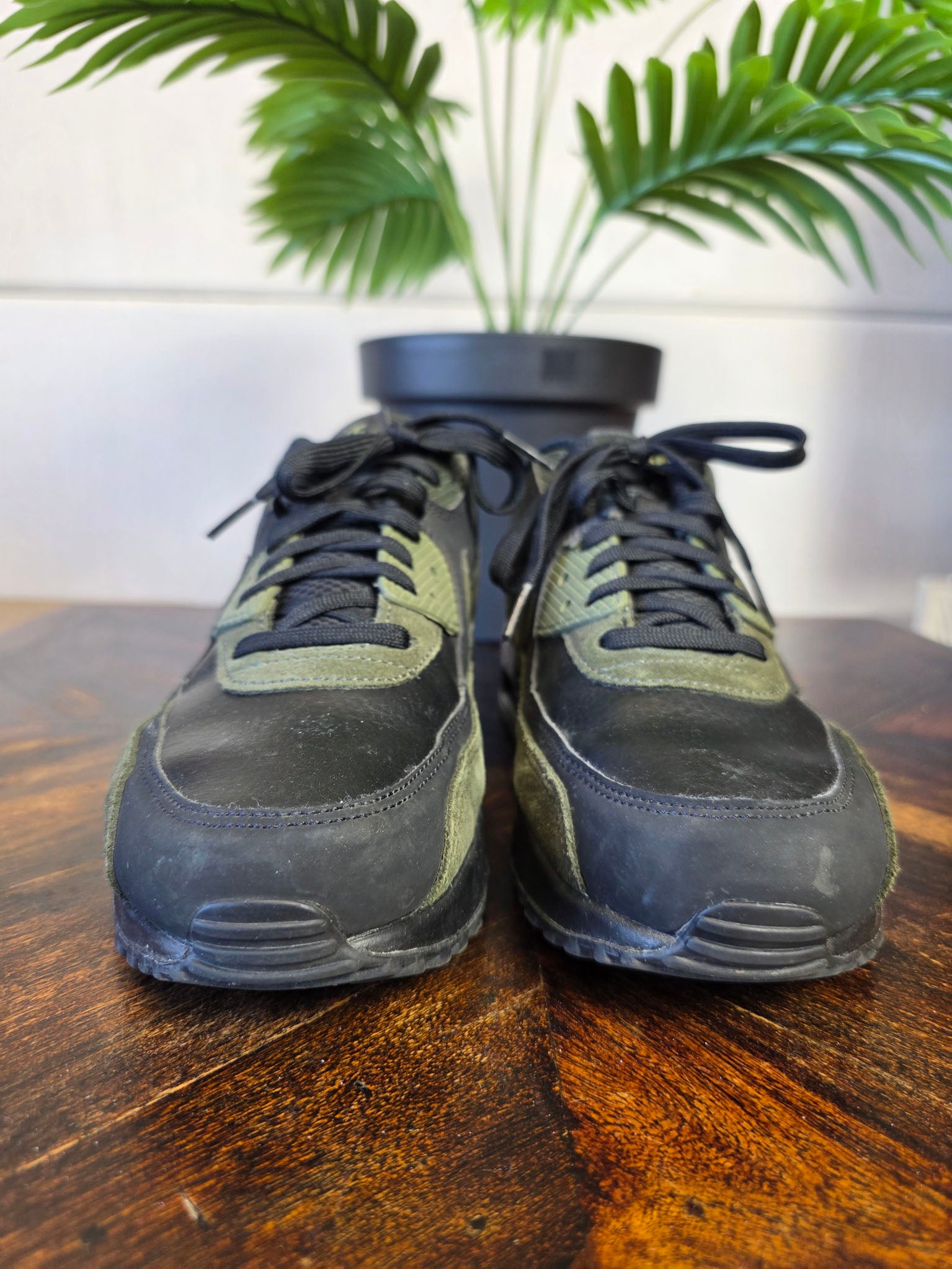 Nike Air Max 90 Leather Black Medium Olive maat 41
