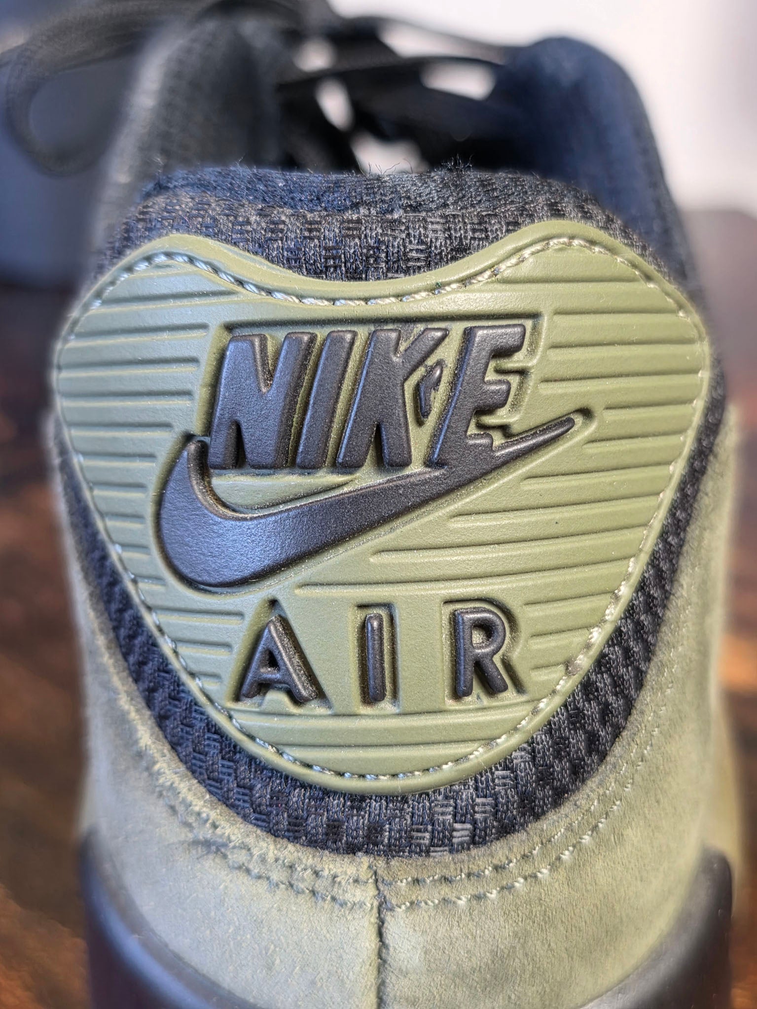 Nike Air Max 90 Leather Black Medium Olive maat 41
