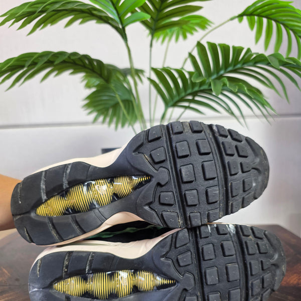 Nike Air Max 95 Premium Black Fur maat 37,5