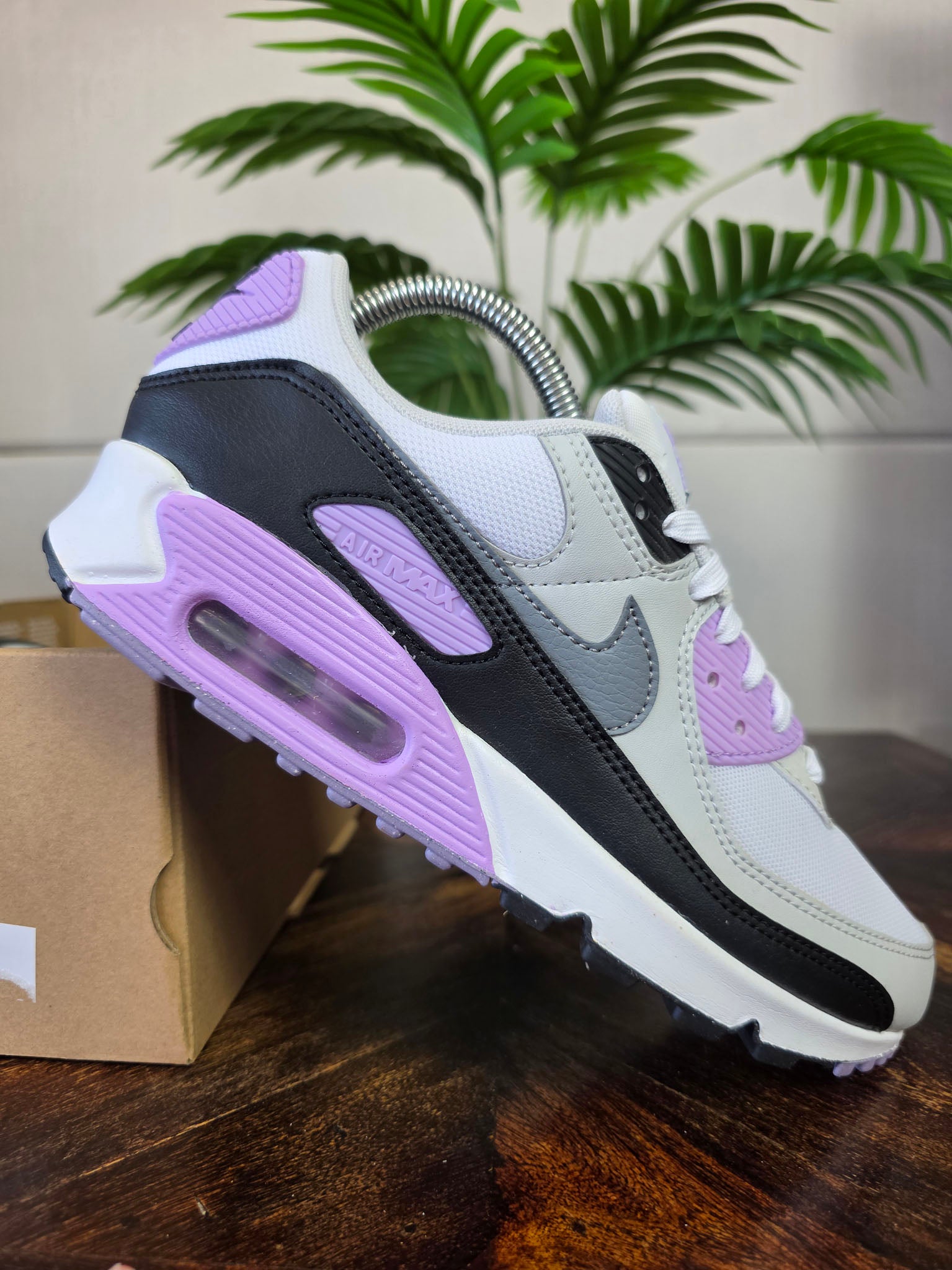 Nike Air Max 90 Lilac Photon Dust maat 40,5
