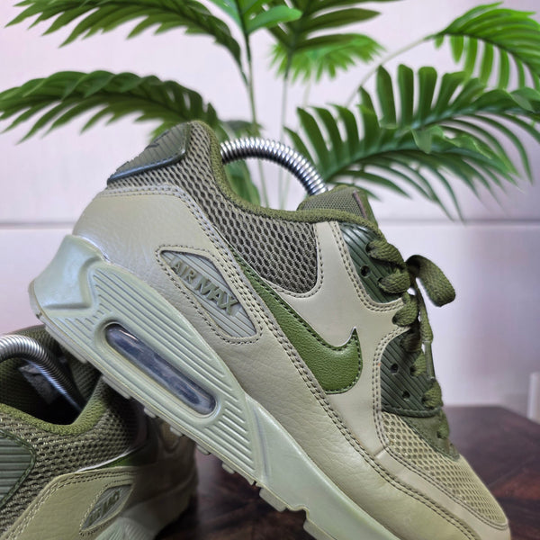 Nike Air Max 90 Essential Trooper maat 38,5