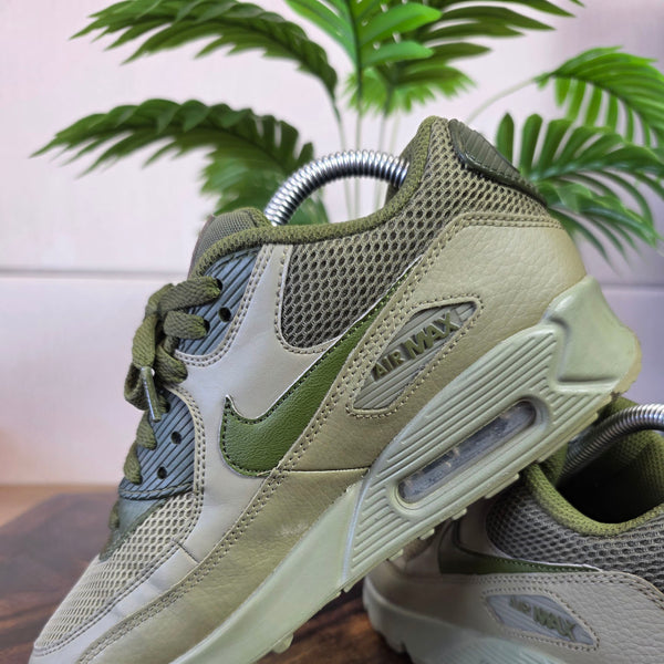Nike Air Max 90 Essential Trooper maat 38,5