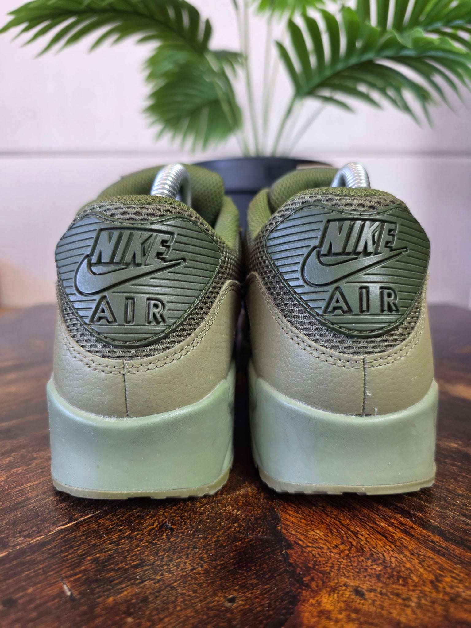 Nike Air Max 90 Essential Trooper maat 38,5