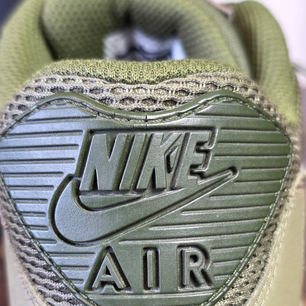 Nike Air Max 90 Essential Trooper maat 38,5