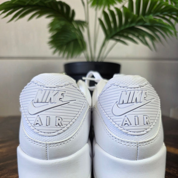Nike Air Max 90 Triple White maat 42,5