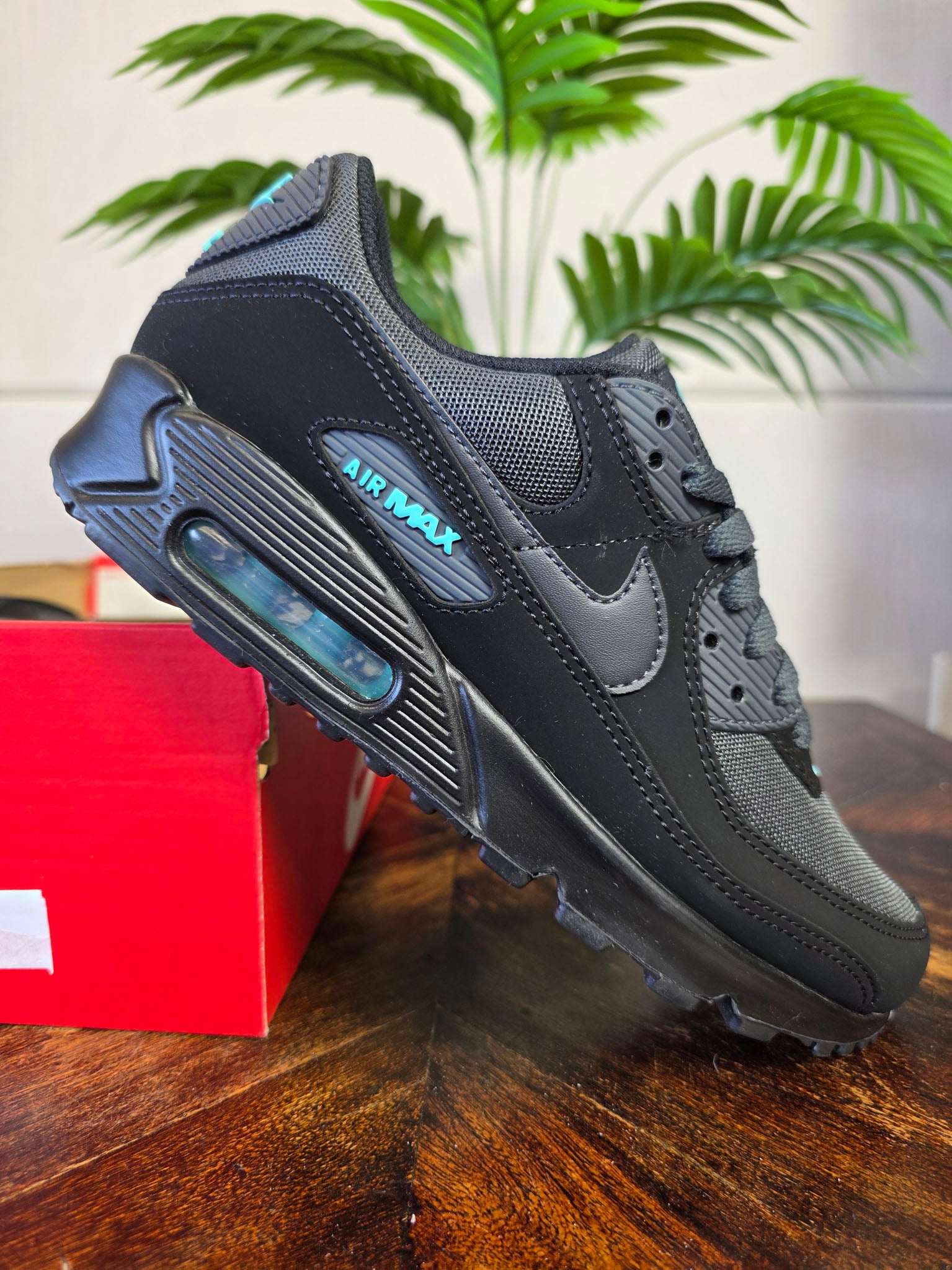 Nike Air Max 90 Black Tiffany maat 40