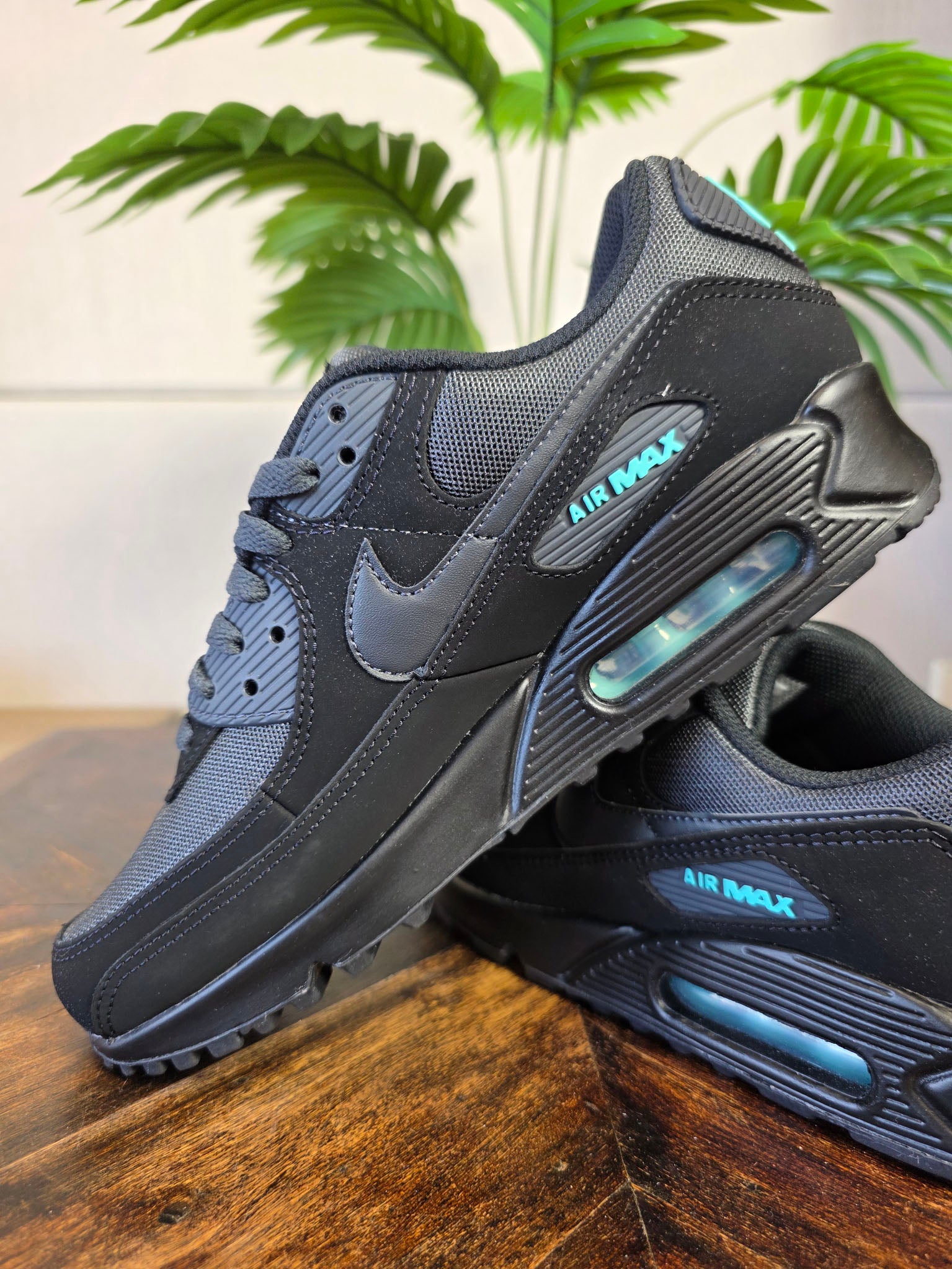 Nike Air Max 90 Black Tiffany maat 40