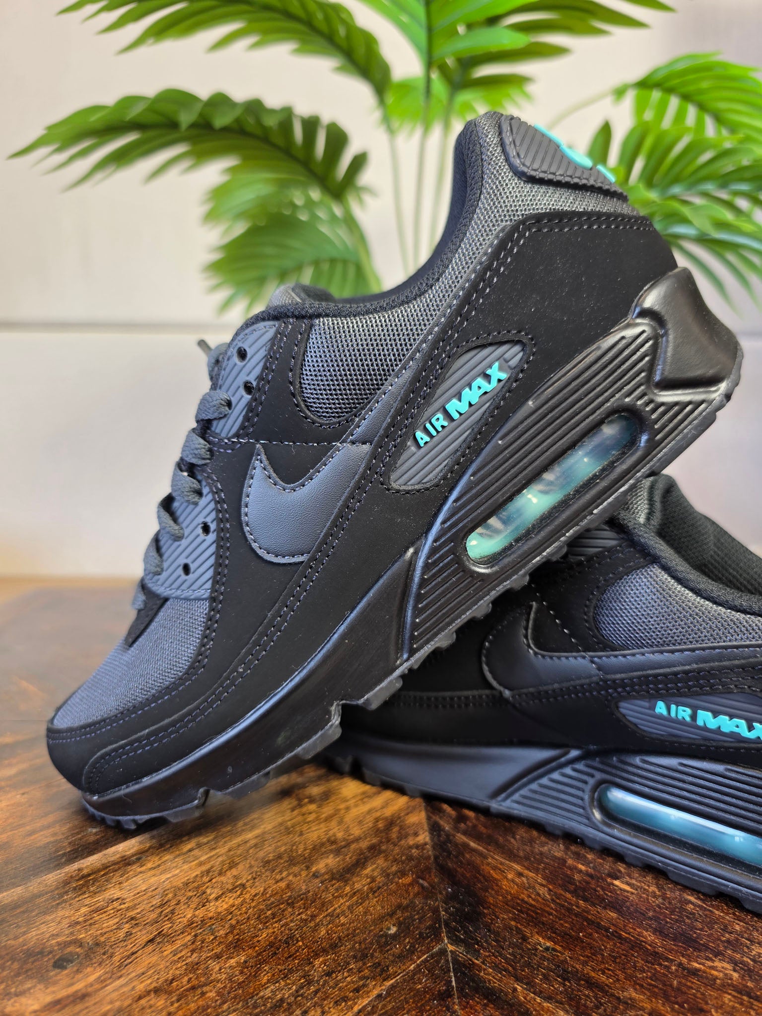 Nike Air Max 90 Black Tiffany maat 40
