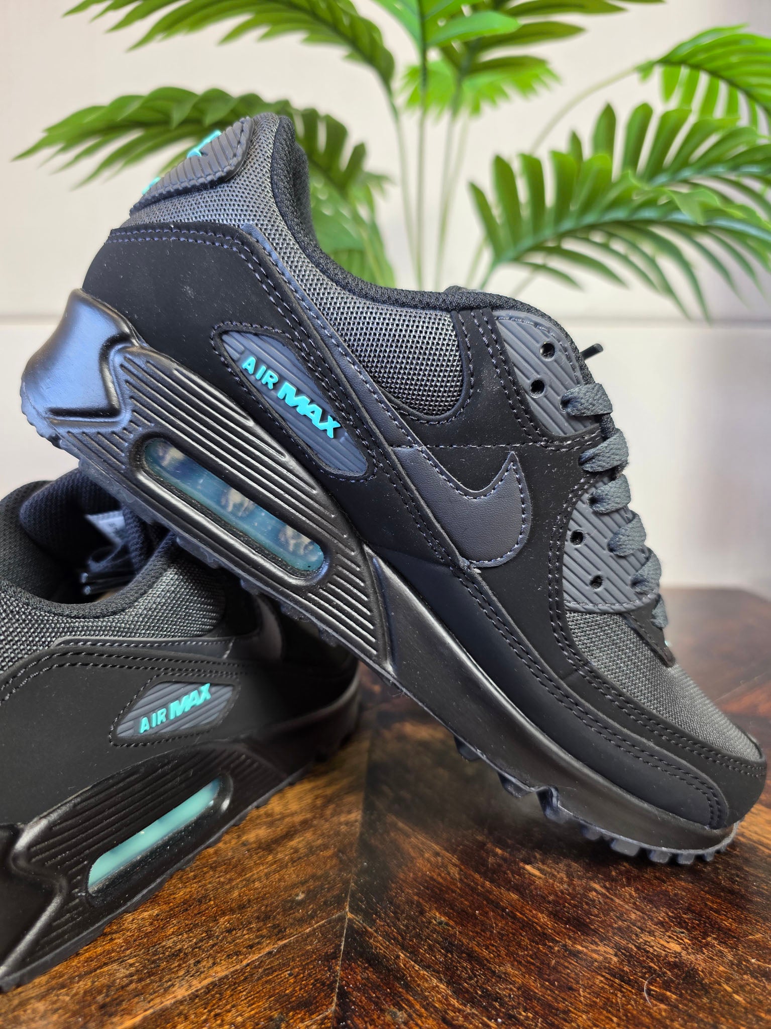 Nike Air Max 90 Black Tiffany maat 40