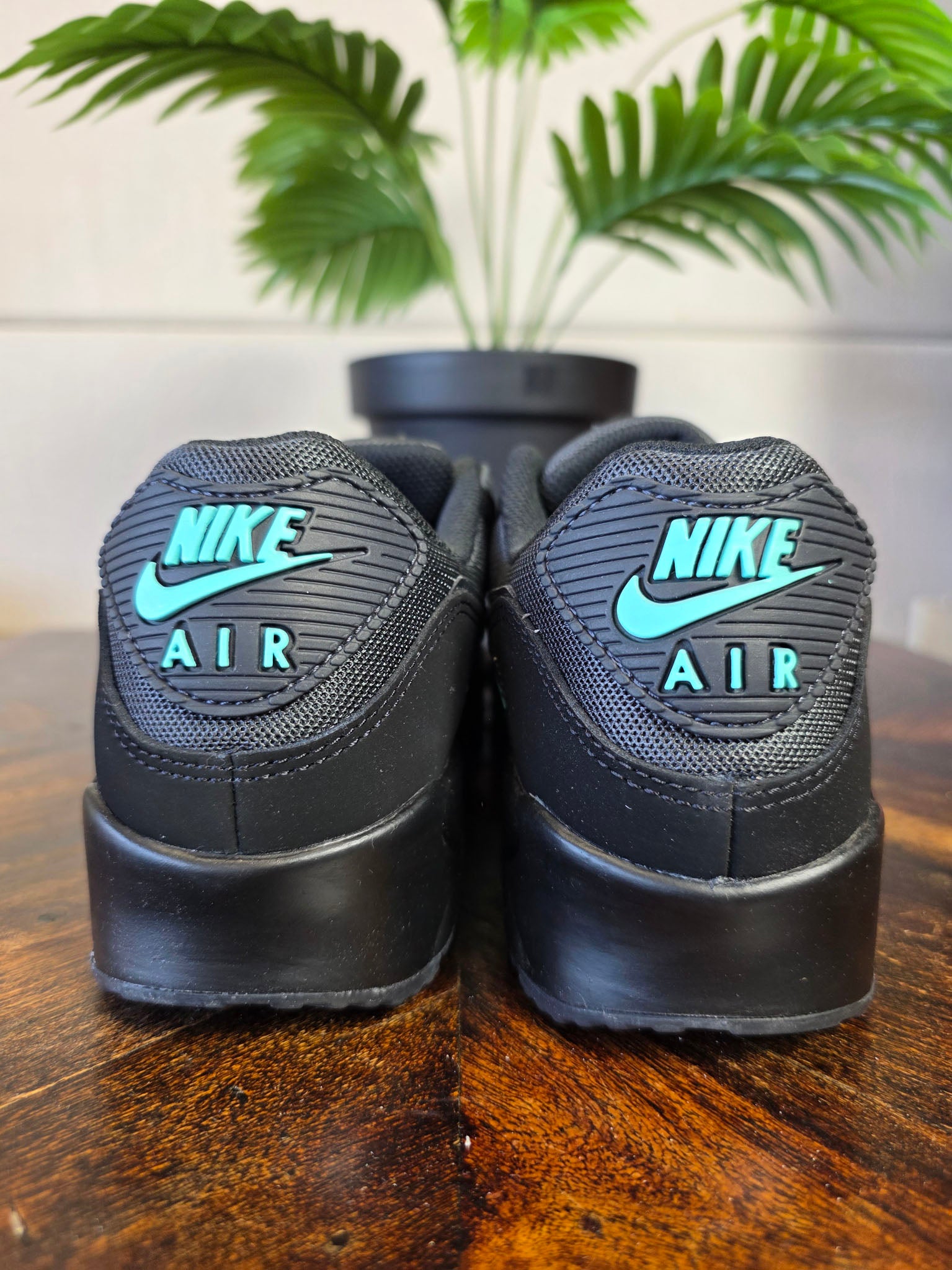 Nike Air Max 90 Black Tiffany maat 40