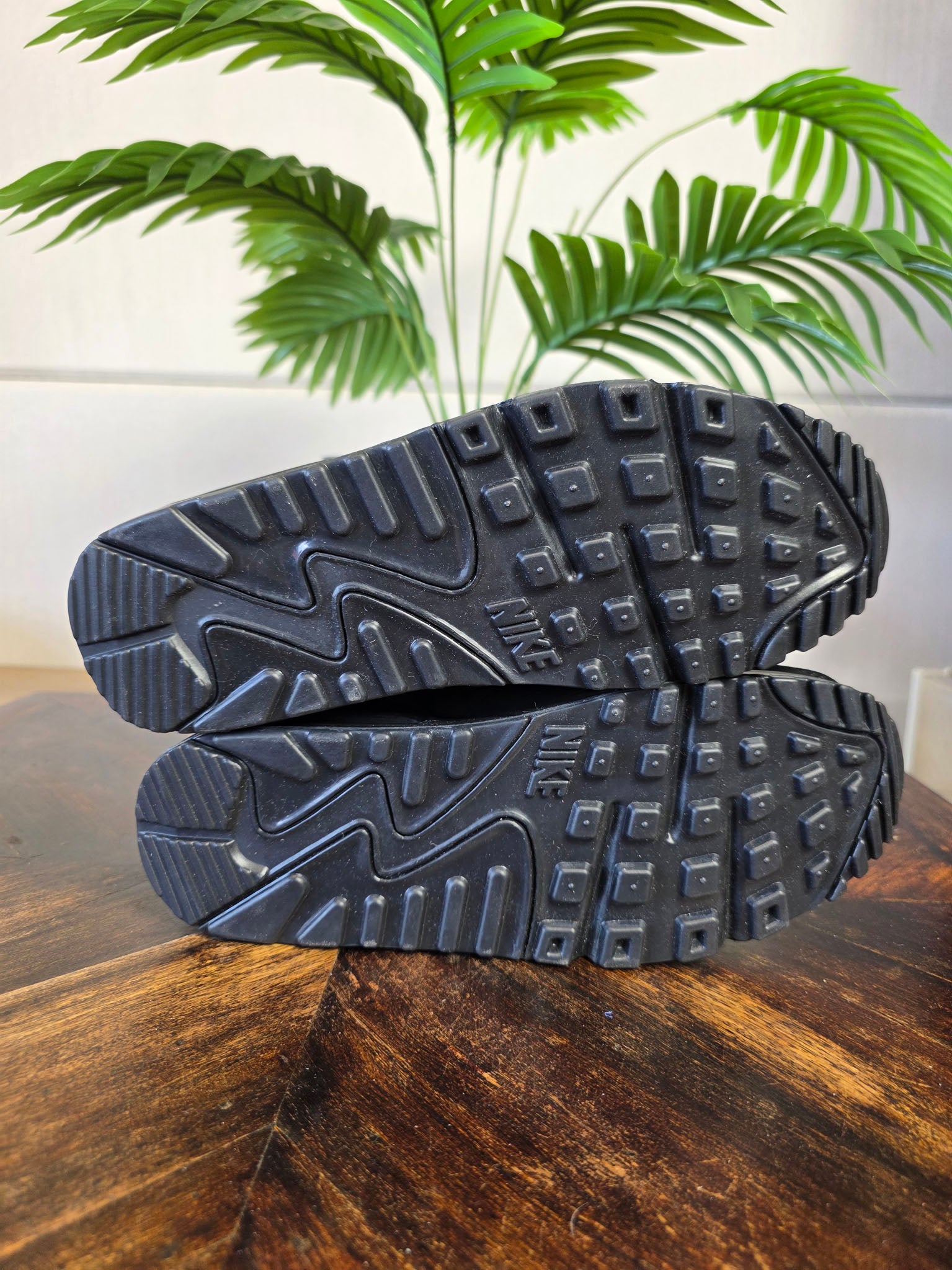 Nike Air Max 90 Black Tiffany maat 40