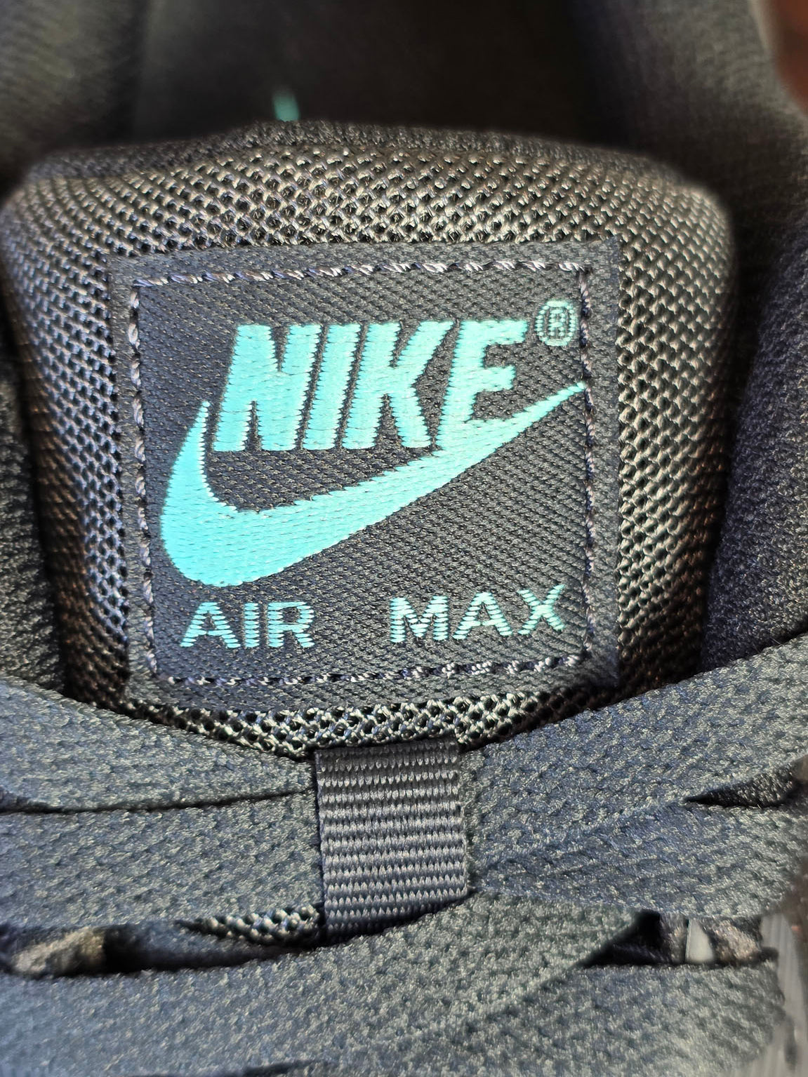 Nike Air Max 90 Black Tiffany maat 40