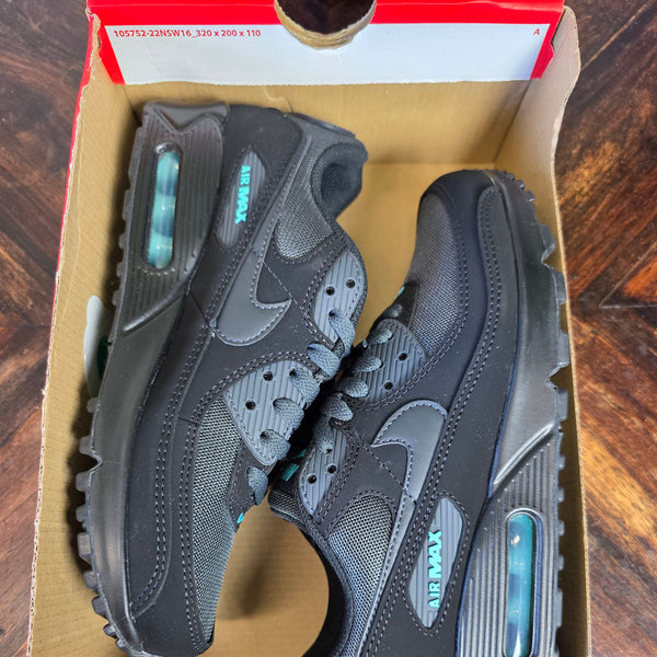 Nike Air Max 90 Black Tiffany maat 40