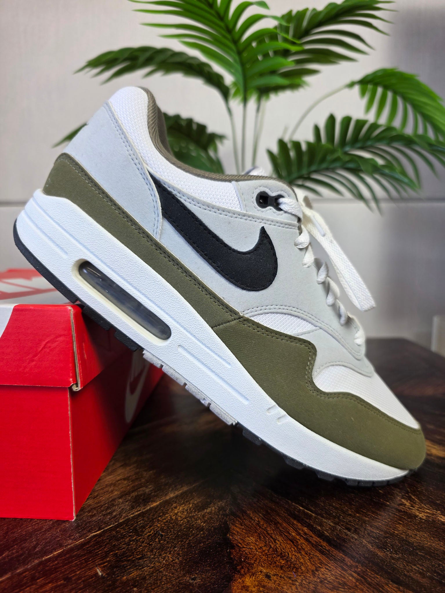 Nike Air Max 1 Medium Olive maat 46