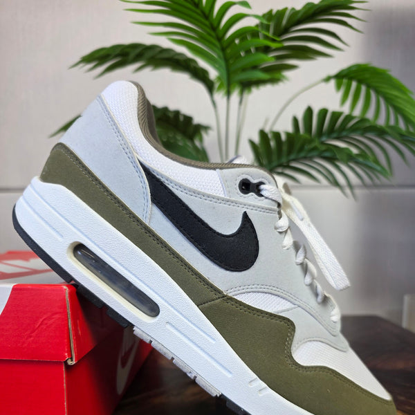 Nike Air Max 1 Medium Olive maat 46