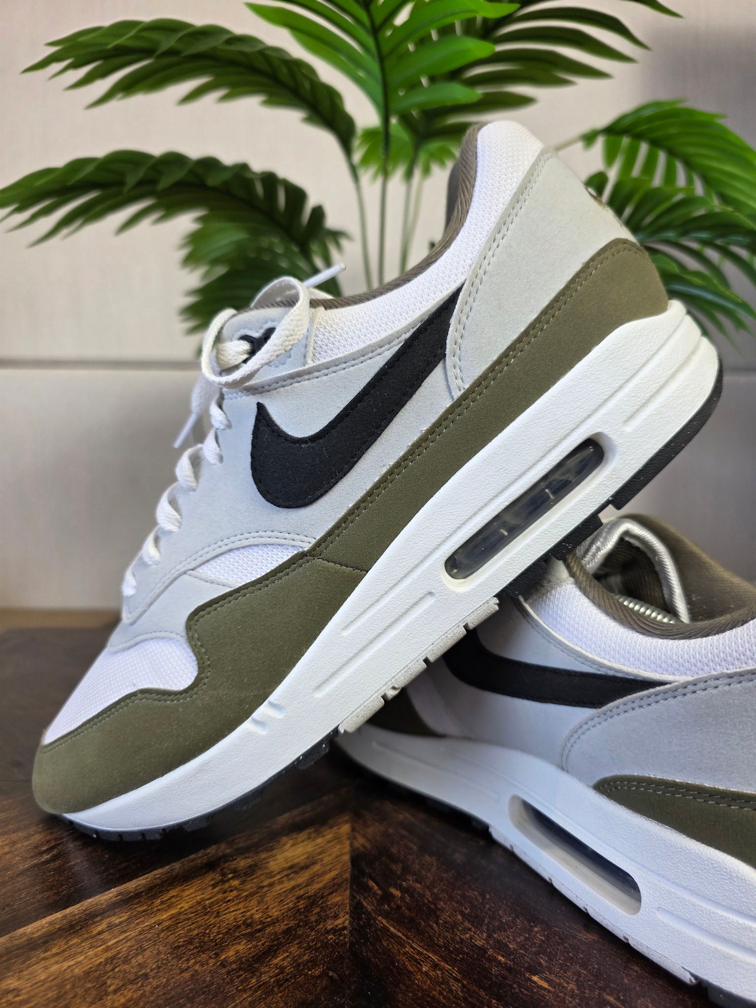 Nike Air Max 1 Medium Olive maat 46